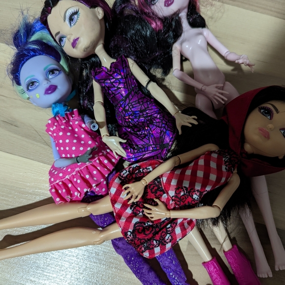 Monster High / Ever After High lot - Picture 2 of 3